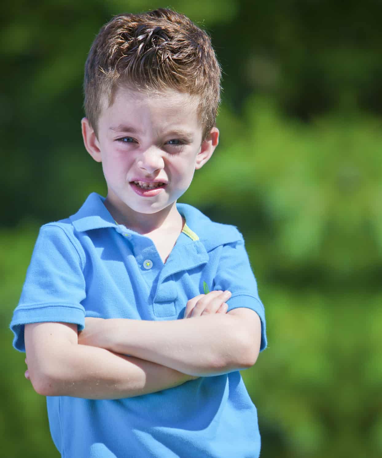 травмы картина для детей. хитрый мальчик. тереть глаза рисунок. тру мальчики. тру мальчики.