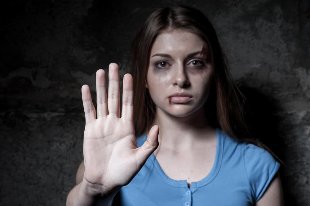 4 formas de prevenir a violência contra a mulher | Familia