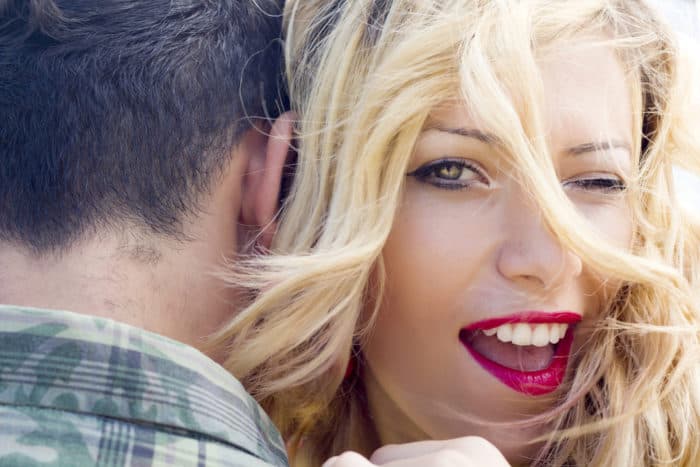 9 Frases Que Uma Mulher Comprometida Nunca Deve Falar A Outro Homem